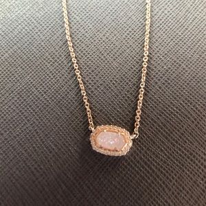 Kendra Scott necklace